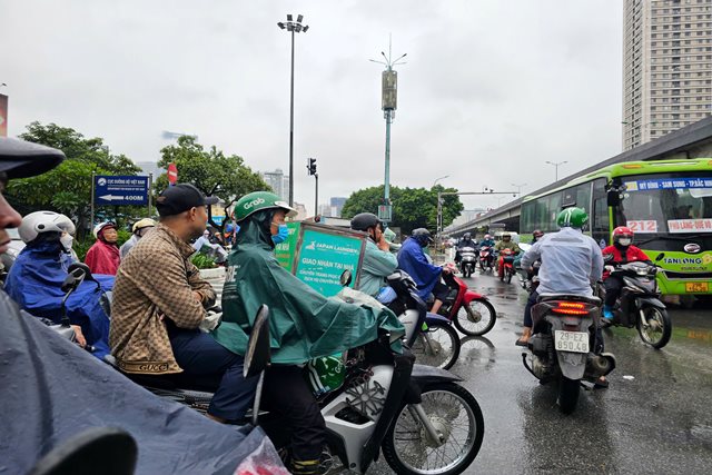 Miền Bắc giảm nhiệt mạnh kèm mưa do không khí lạnh tăng cường